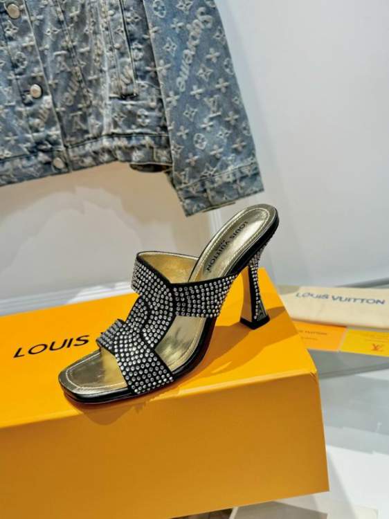 Picture of Louis Vuitton Shoes _SKULVsz34-40mnf038913607
